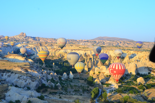 Bình minh giữa không trung ở Cappadochia