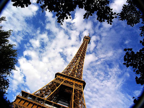 Căn nhà nhỏ trên đỉnh tháp Eiffel