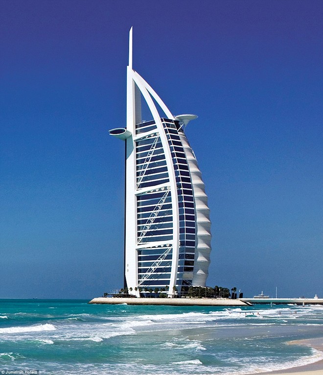 Bên trong khách sạn 7 sao xa xỉ nhất thế giới ở Dubai