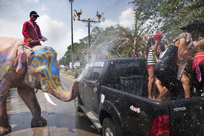 Lễ Hội Té Nước Thái Lan Songkran