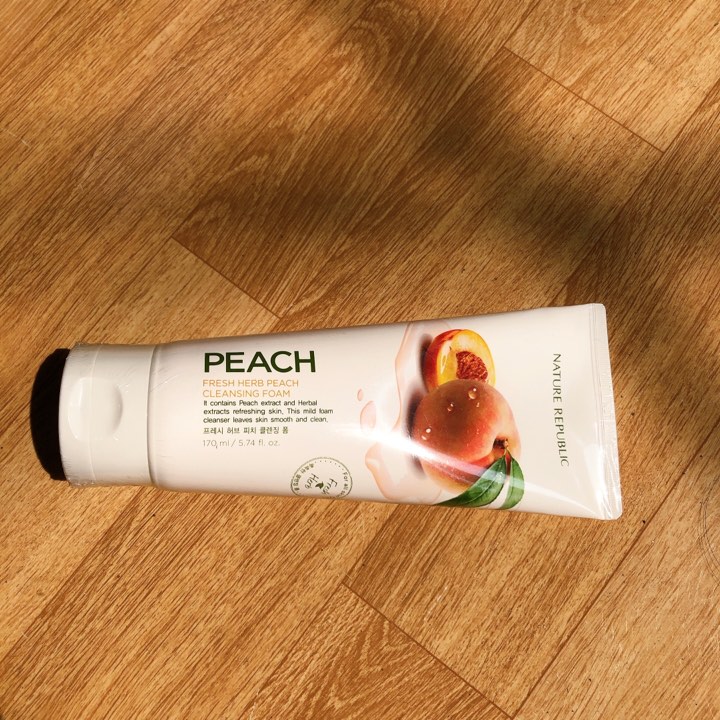 Sữa Rửa Mặt Nature Republic Fresh Herb Peach Cleansing Foam