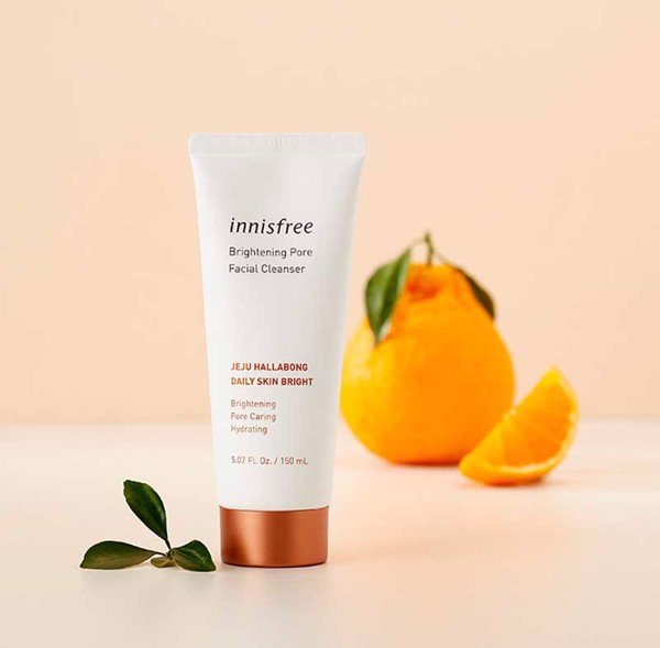 Sữa Rửa Mặt Trắng Da Se Khít Lỗ Chân Lông Innisfree Brightening Pore Facial Cleanser