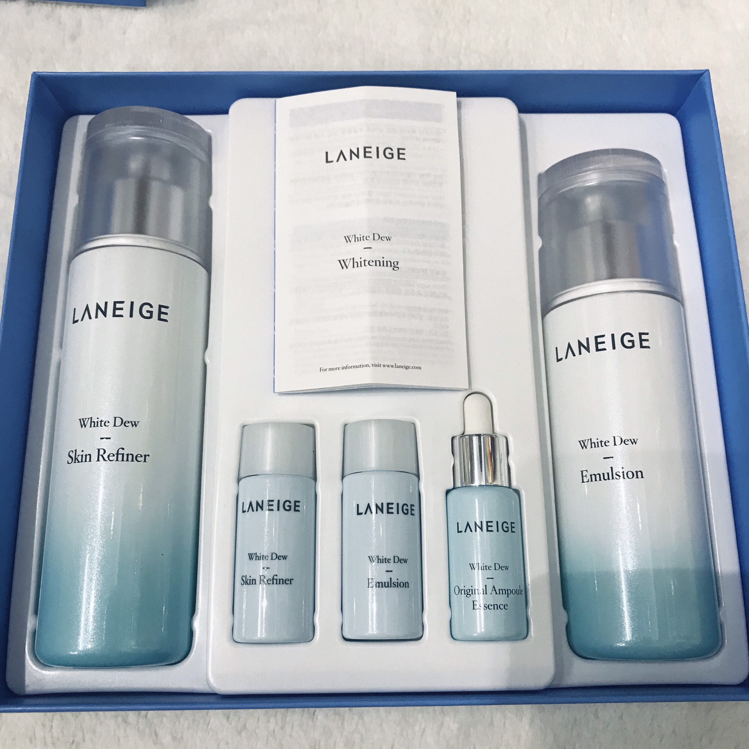 Bộ set hoa hồng và tinh chất dưỡng trắng da Laneige White Dew 5 món