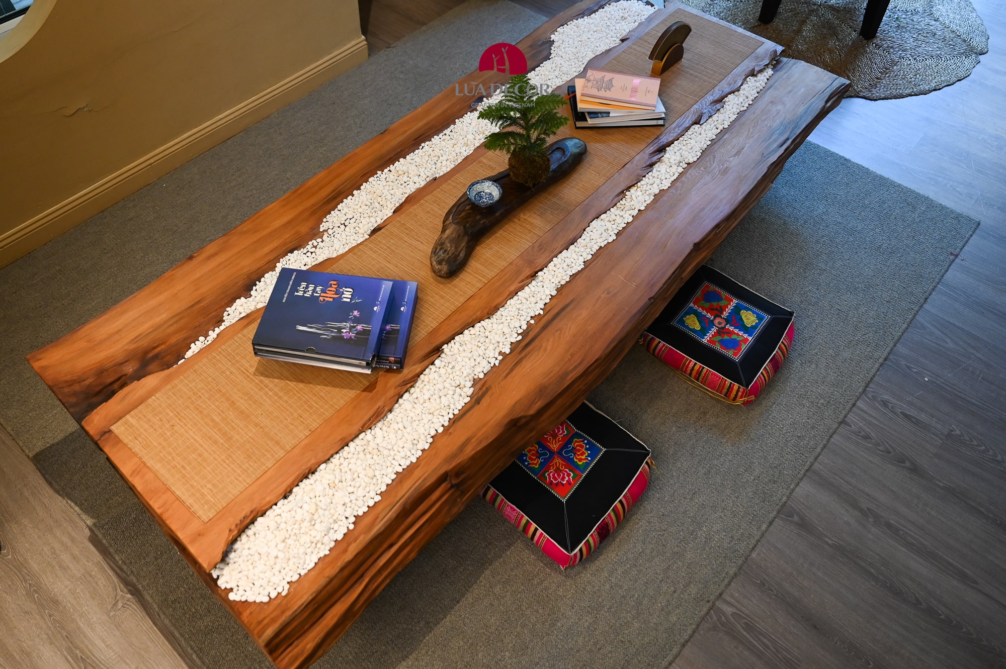 Bàn trà gỗ lũa độc bản tuyệt đẹp - Sản phẩm tạo bởi Lũa Decor