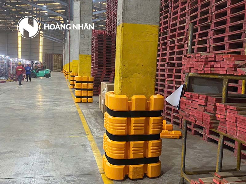 Ốp Nhựa HDPE Chống Va Chạm Cột Nhà Xưởng