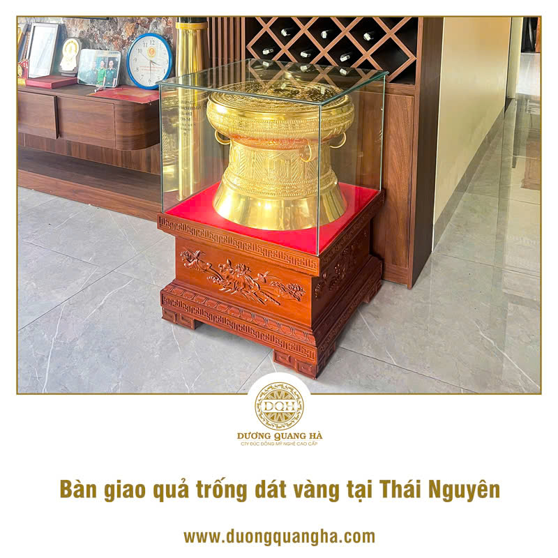 BÀN GIAO TRỐNG ĐỒNG 50CM DÁT VÀNG TẠI THÁI NGUYÊN