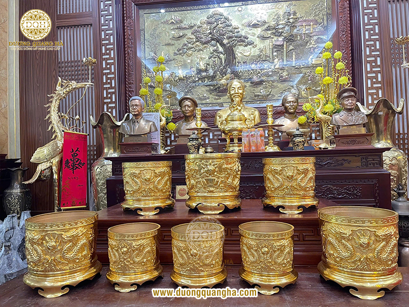 Bát hương bằng đồng - Lựa chọn trang nghiêm cho bàn thờ gia tiên