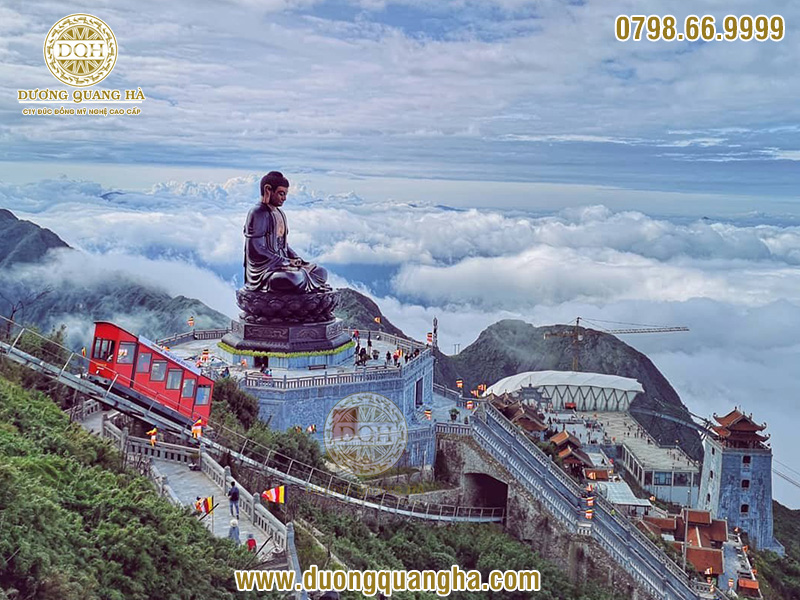 Top 10 công trình TƯỢNG ĐỒNG của Việt Nam nổi tiếng khắp thế giới