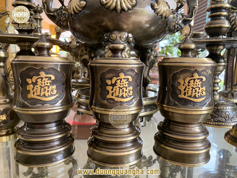 Đài thờ - Yếu tố quan trọng tạo nên sự trang nghiêm trong không gian thờ cúng