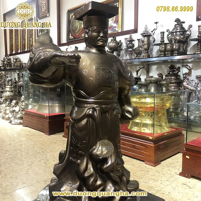 Tượng đồng các vị vua: Biểu tượng lịch sử, vật phẩm mang đến sức mạnh, may mắn