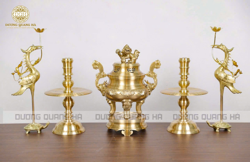 Giá bộ ngũ sự bằng đồng hiện nay bao nhiêu? Cách chọn phù hợp với ban thờ