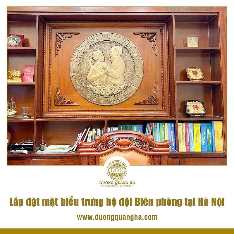 HOÀN THÀNH LẮP ĐẶT MẶT BIỂU TRƯNG BỘ ĐỘI BIÊN PHÒNG TẠI HÀ NỘI