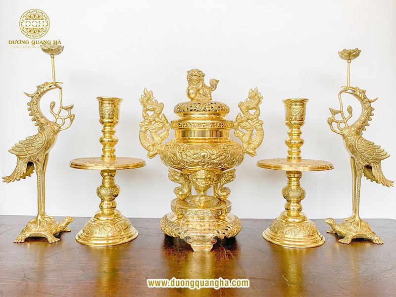 Tại sao đồ thờ bằng đồng mạ vàng và dát vàng được ưa chuộng?