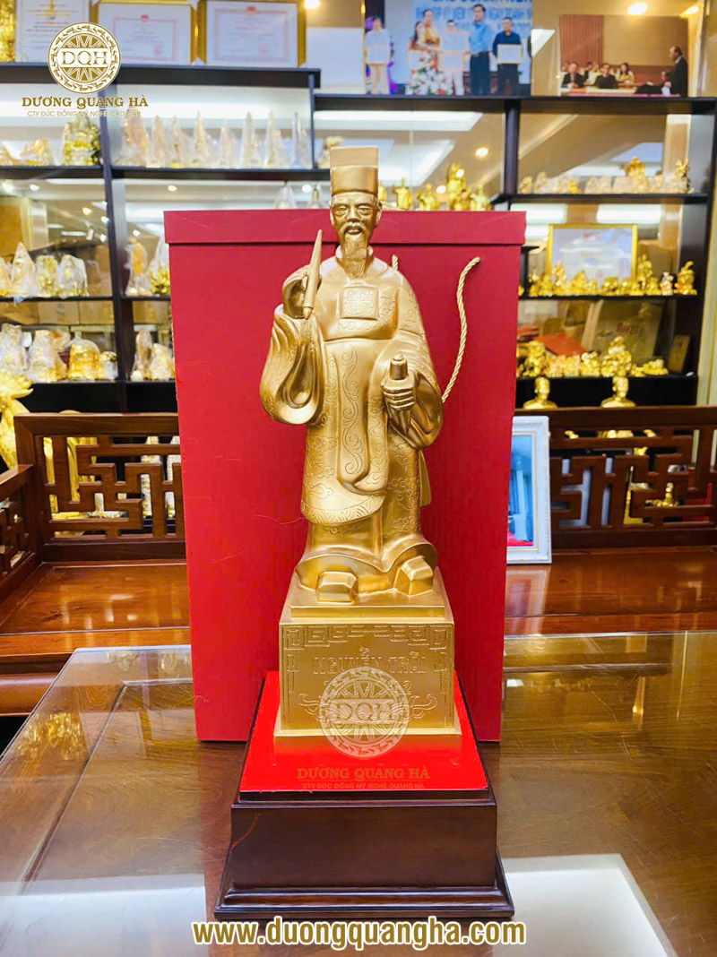 Tượng đài Nguyễn Trãi - Biểu tượng tôn vinh nhân vật kiệt xuất của lịch sử Việt Nam
