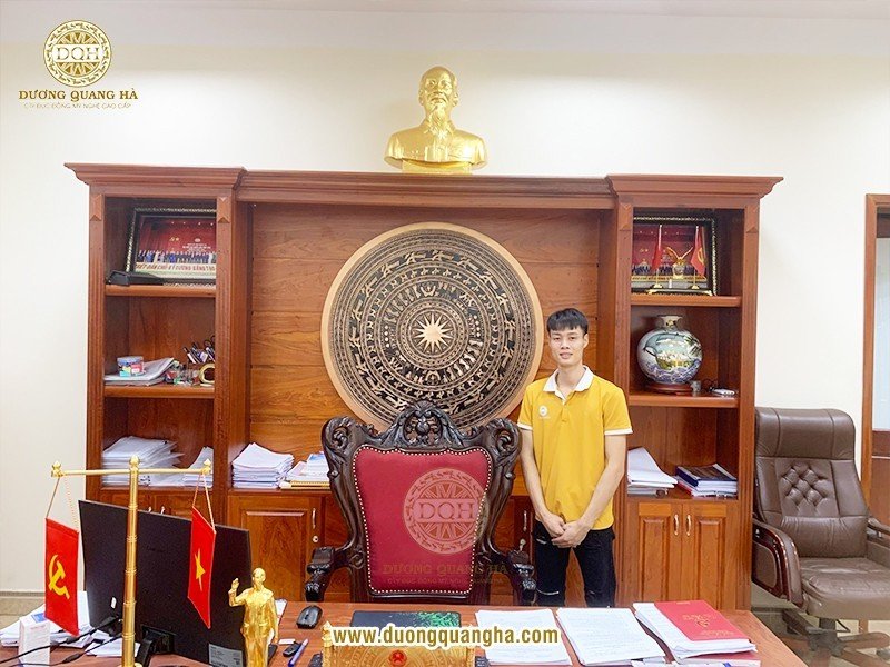 Tượng đồng phong thủy cho phòng làm việc: Chọn như thế nào để công danh sự nghiệp thăng hoa?