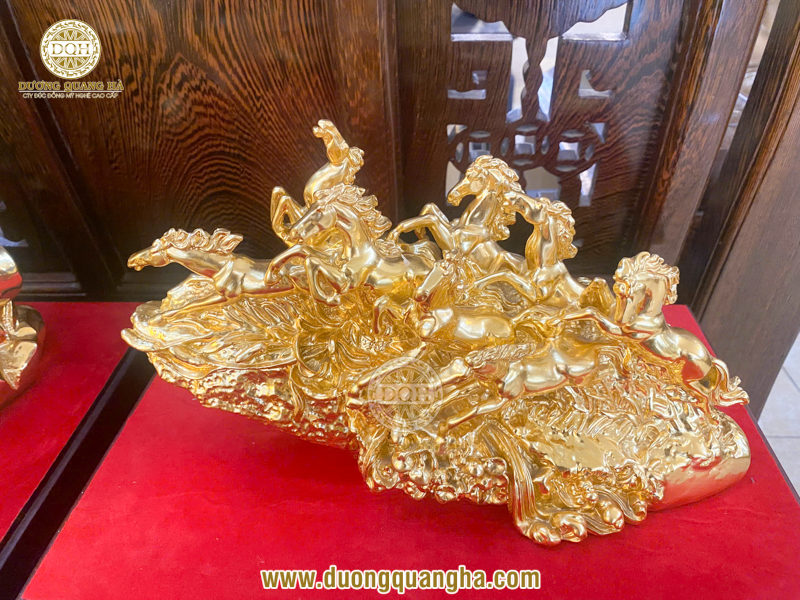 Tượng Mã đáo thành công - Hiểu đúng ý nghĩa trước khi trưng bày