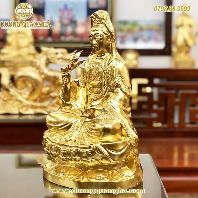 Tượng Phật bằng đồng mạ vàng - Vẻ đẹp uy nghiêm của đức Phật