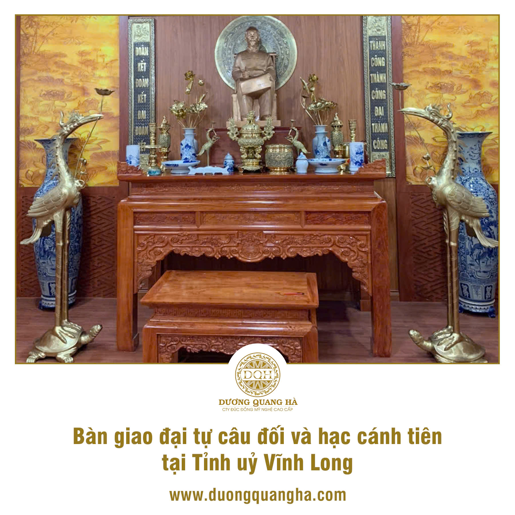 BÀN GIAO ĐẠI TỰ CÂU ĐỐI VÀ HẠC CÁNH TIÊN CHO TỈNH ỦY VĨNH LONG
