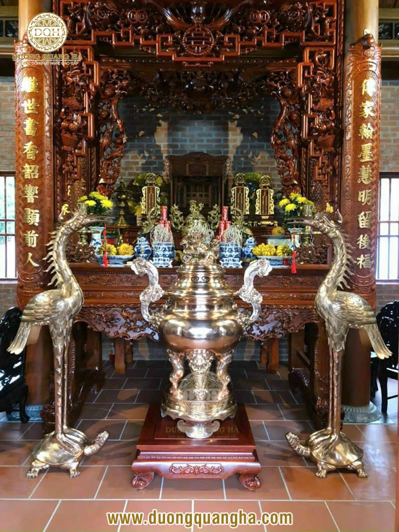 Hạc Đồng Thờ Cúng: Ý Nghĩa, Các Loại và Mẫu Văn Khấn