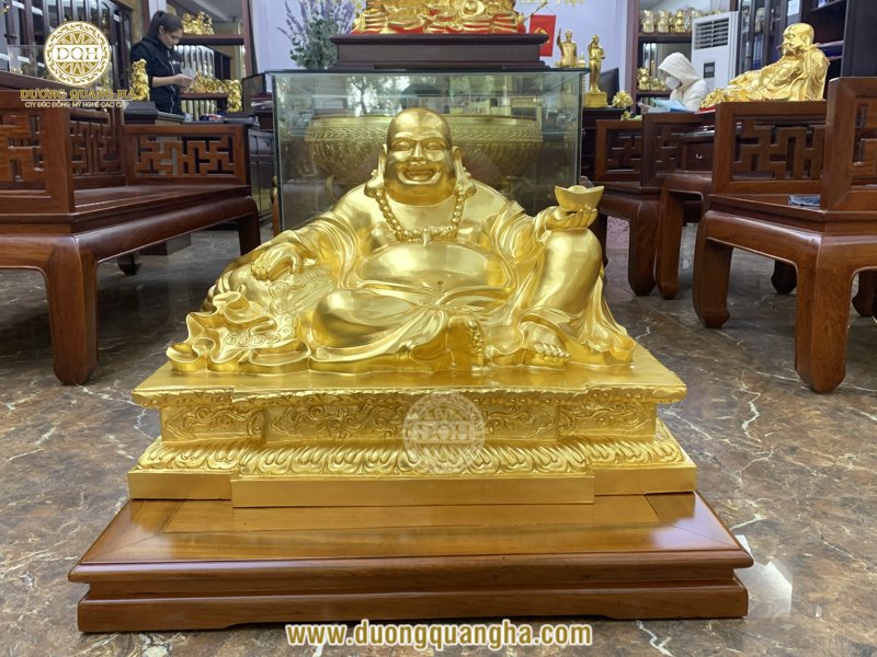 Cách trưng bày tượng Phật Di Lặc chuẩn phong thủy thu hút tài lộc và may mắn