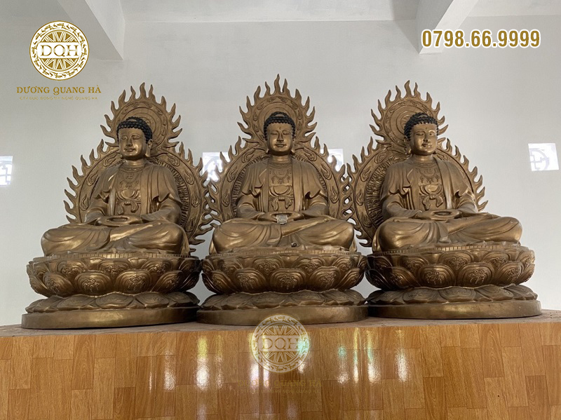 Tượng Phật bằng đồng Tam Thế cao 2,5m