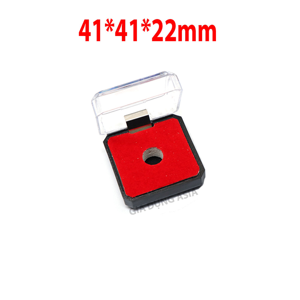 Hộp Mica (bản lề lò xo) đựng huy hiệu có lót xốp đỏ, hộp dày nắp chắc chắn