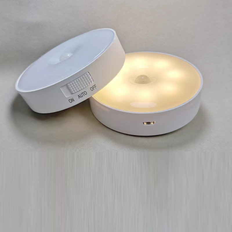 Đèn cảm ứng (ánh sáng + chuyển động) cầu thang, đèn phòng ngủ có sẵn dây sạc pin