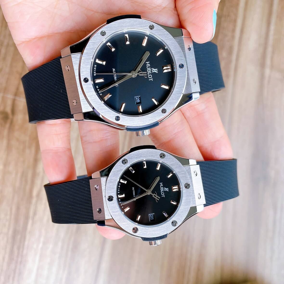 Đồng Hồ Cặp Hublot Classic Fusion Tự Động Mặt Đen Dây Cao Su Vỏ Silver Size 42mm-34mm