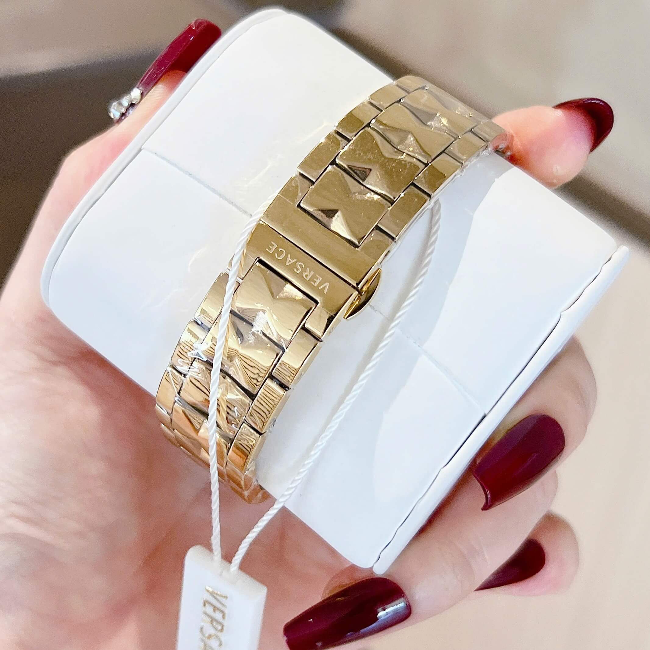 Đồng Hồ Nữ Versace Tribute Dây Thép Vàng Mặt Đen Size 35mm Quartz
