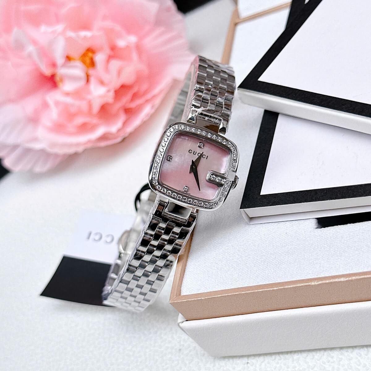 Đồng Hồ Nữ Gucci Mặt Vuông Xà Cừ Hồng Đính Đá Size 28mm Dây Kim Loại Silver
