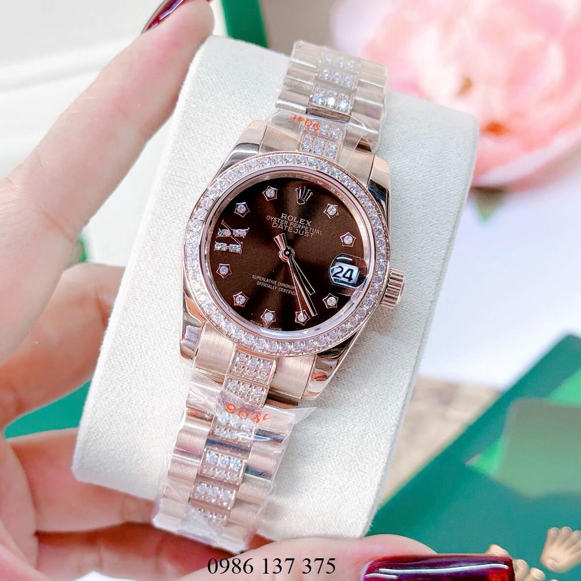 Đồng Hồ Nữ Rolex Datejust Viền Đá Mặt Nâu Chocolate Dây Kim Loại Vàng Hồng Đính Đá Size 31mm
