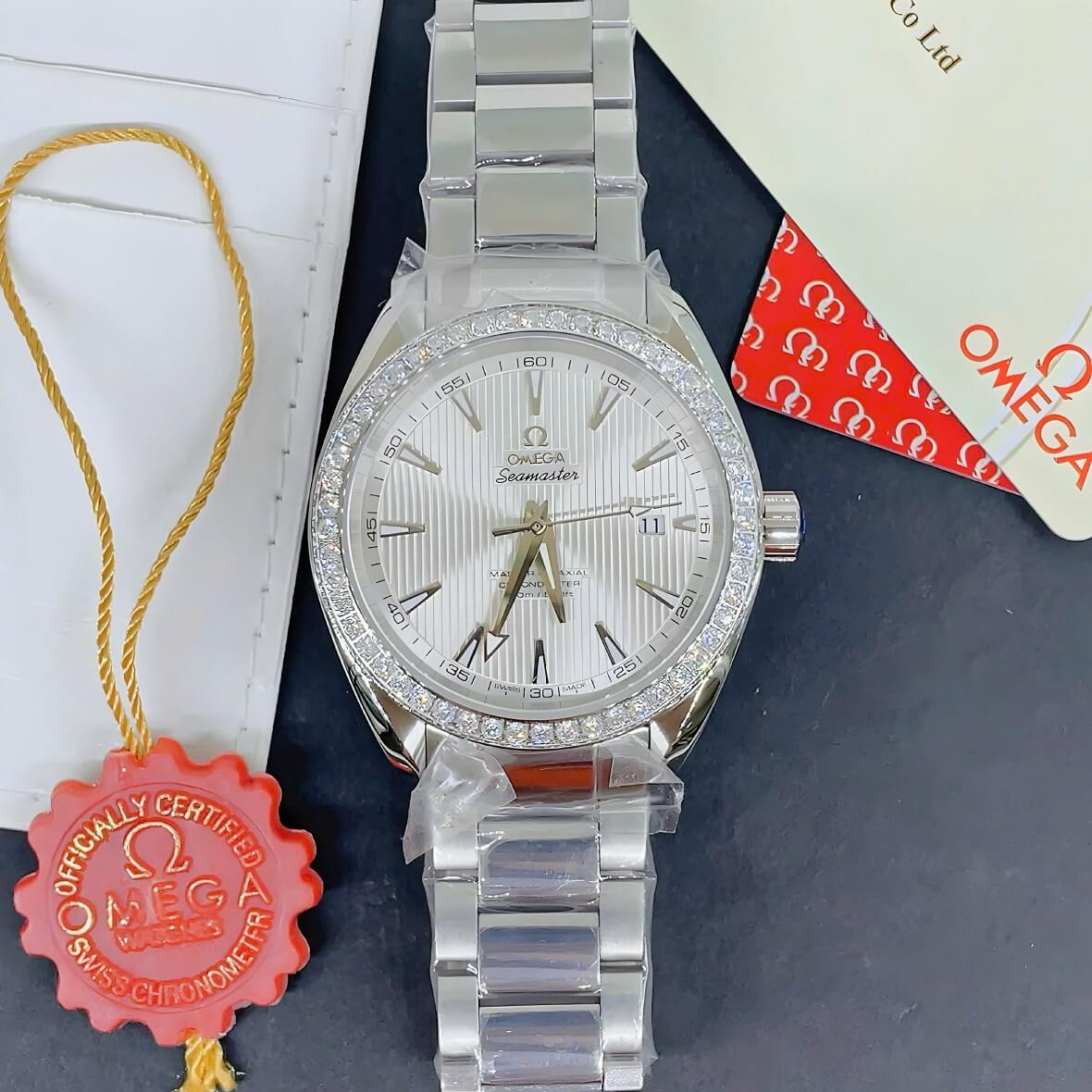 Đồng Hồ Nam Omega Seamaster Tự Động Đính Đá Mặt Trắng Vân Kim Loại Inox Size 40mm