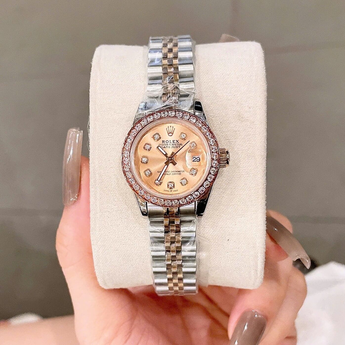 Đồng Hồ Rolex Datejust Nữ Size 28mm Dây Thép Demi Vàng Hồng Máy Pin Niềng Đá