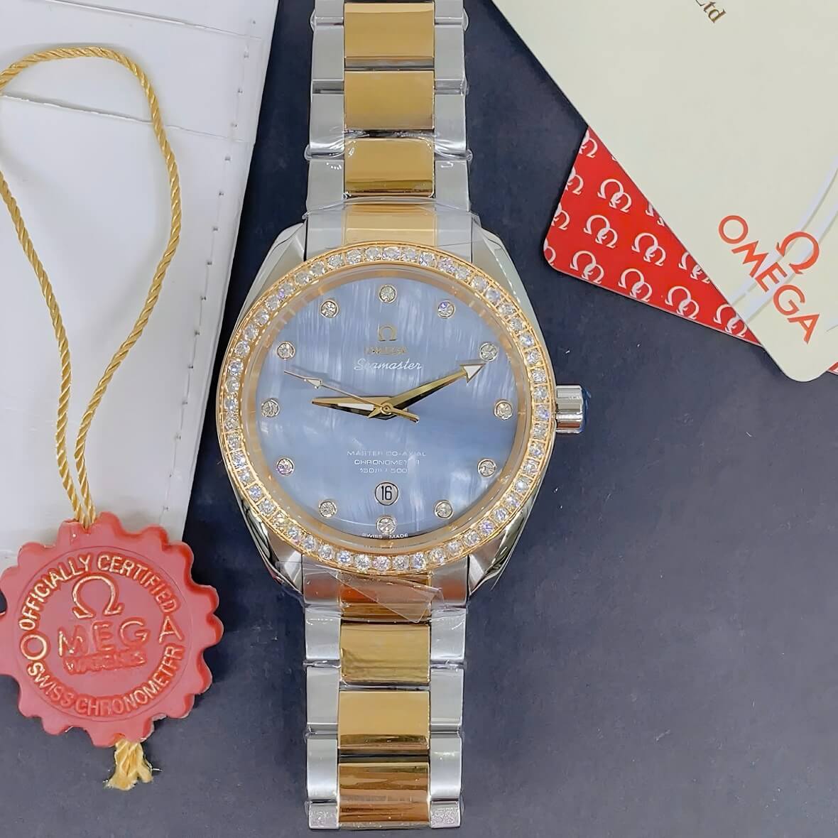 Đồng Hồ Nam Omega Seamaster Tự Động Đính Đá Mặt Xanh Xà Cừ Kim Loại Demi Vàng Size 40mm