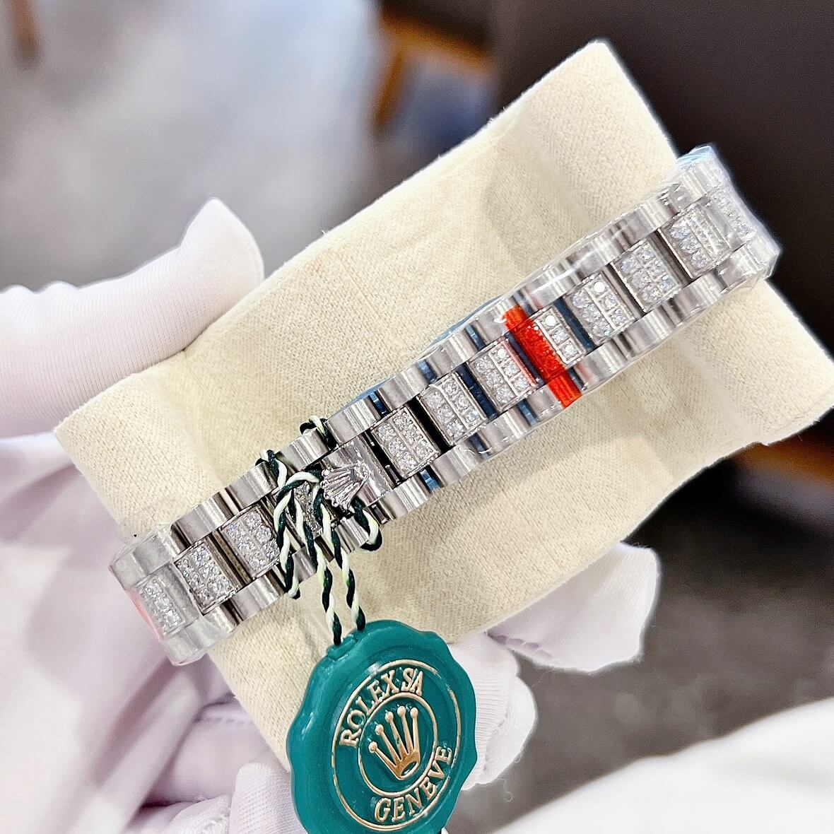 Đồng Hồ Nữ Rolex Datejust Viền Đá Mặt Trắng Dây Kim Loại Inox Đính Đá Máy Pin Size 31mm