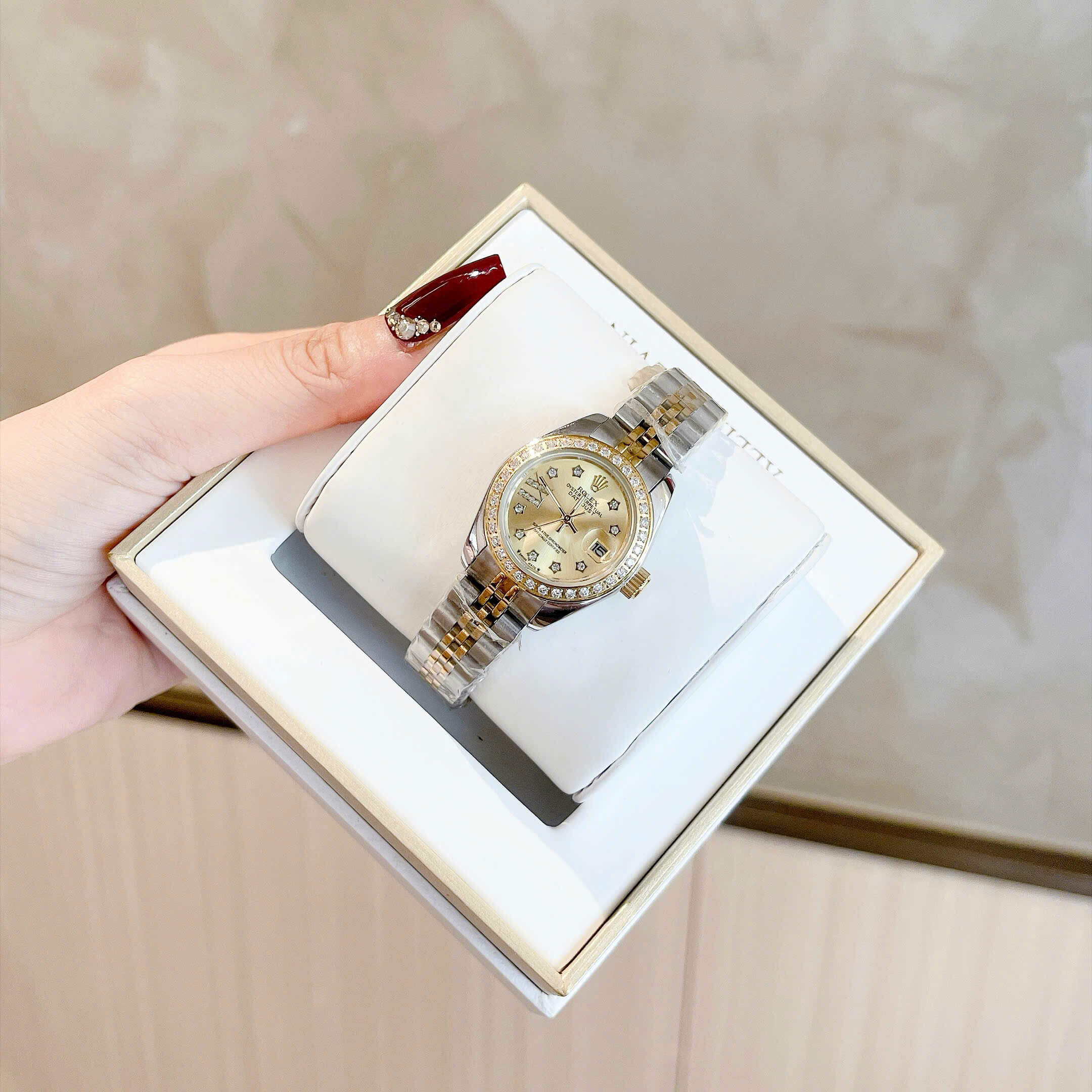 Đồng Hồ Rolex Datejust Nữ Size 28mm Dây Thép Demi Mặt Vàng Máy Pin Niềng Đính Đá