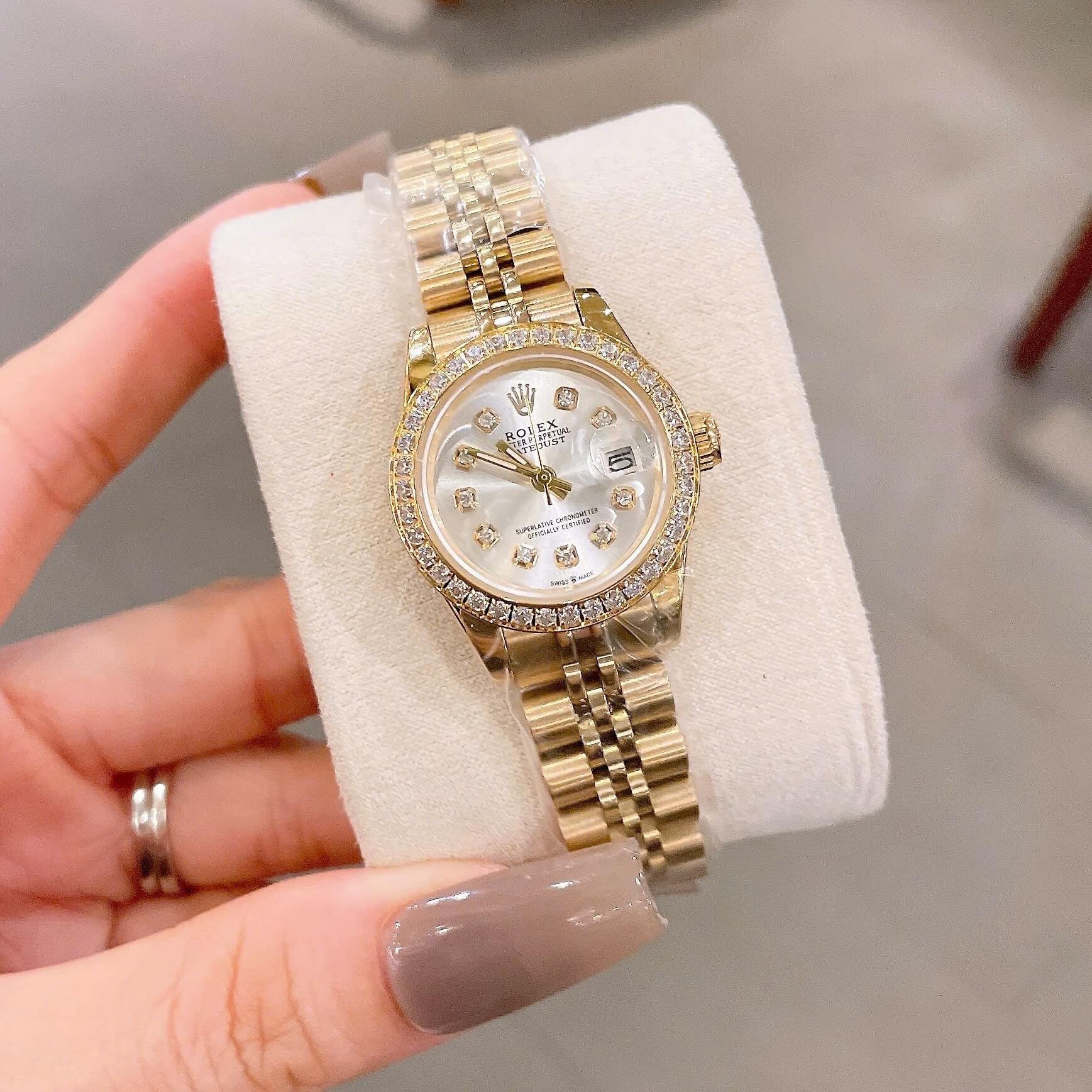 Đồng Hồ Rolex Datejust Nữ Size 28mm Dây Thép Vàng Mặt Trắng Niềng Đính Đá