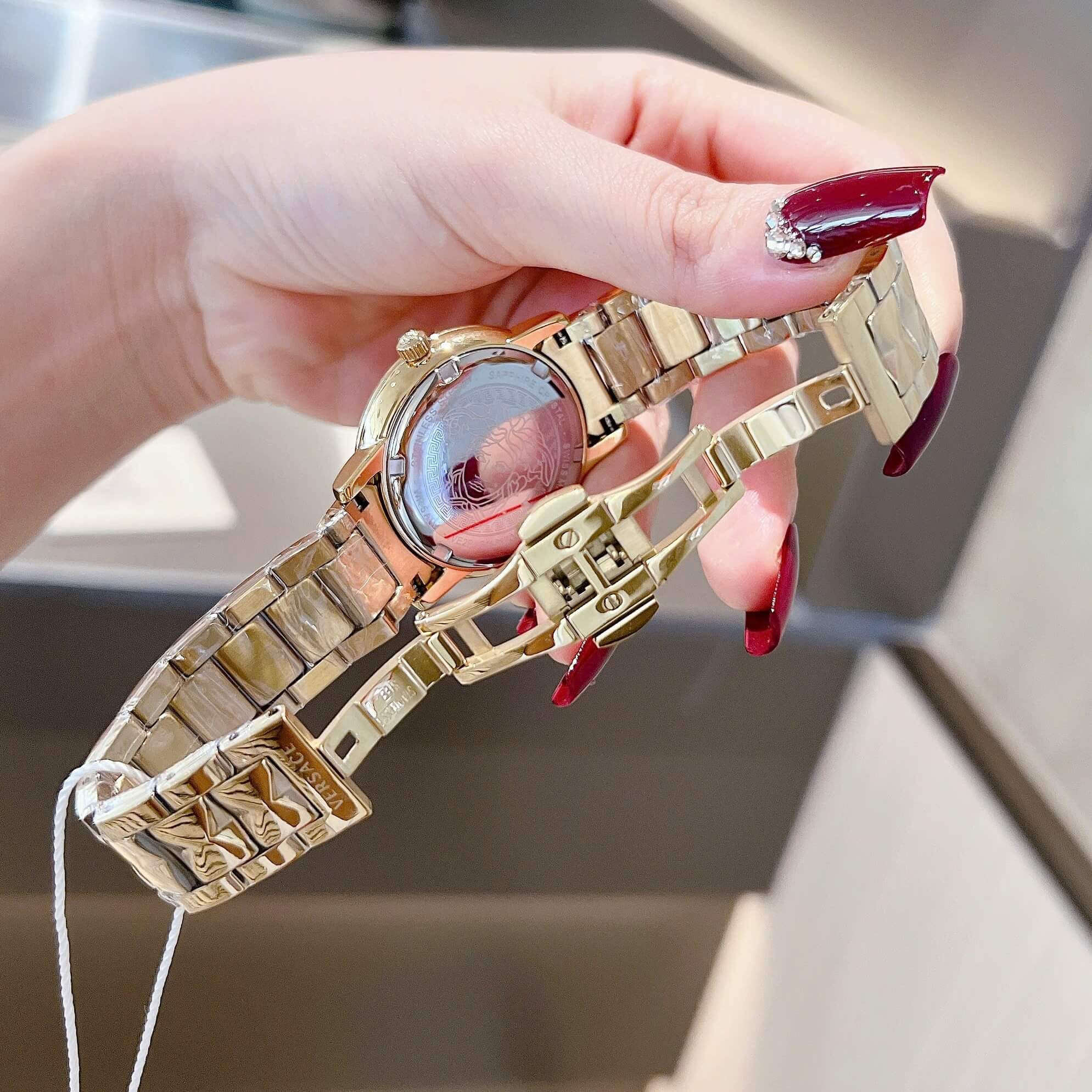 Đồng Hồ Nữ Versace Tribute Dây Thép Vàng Mặt Vàng Size 35mm Quartz
