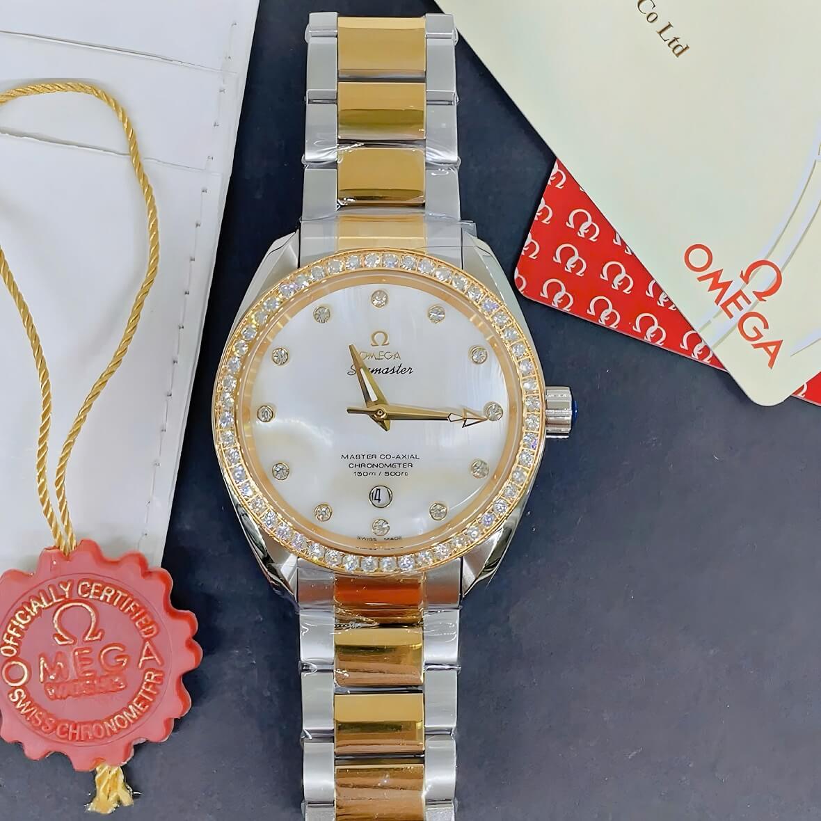 Đồng Hồ Nam Omega Seamaster Tự Động Đính Đá Mặt Trắng Xà Cừ Kim Loại Demi Vàng Size 40mm