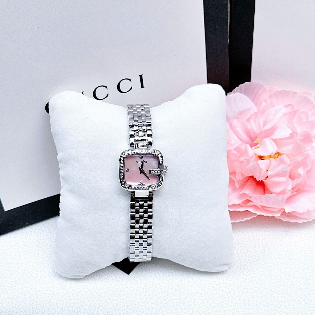 Đồng Hồ Nữ Gucci Mặt Vuông Xà Cừ Hồng Đính Đá Size 28mm Dây Kim Loại Silver