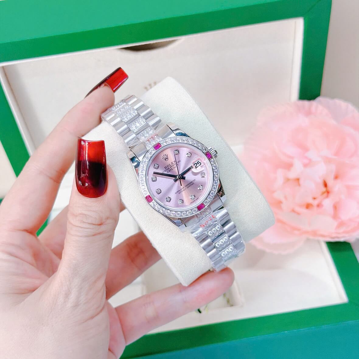 Đồng Hồ Nữ Rolex Datejust Viền Đá Mặt Hồng Dây Kim Loại Inox Đính Đá Máy Pin Size 31mm