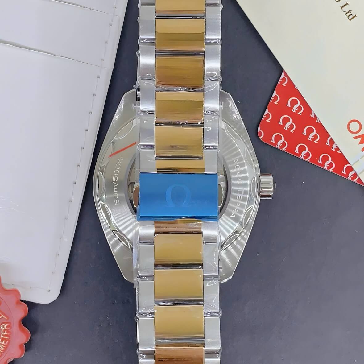 Đồng Hồ Nam Omega Seamaster Tự Động Đính Đá Mặt Trắng Xà Cừ Kim Loại Demi Vàng Size 40mm