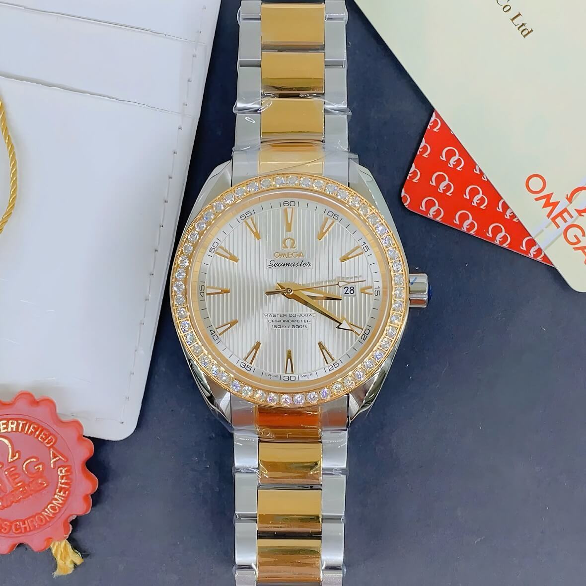 Đồng Hồ Nam Omega Seamaster Tự Động Đính Đá Mặt Trắng Dây Kim Loại Demi Vàng Size 40mm