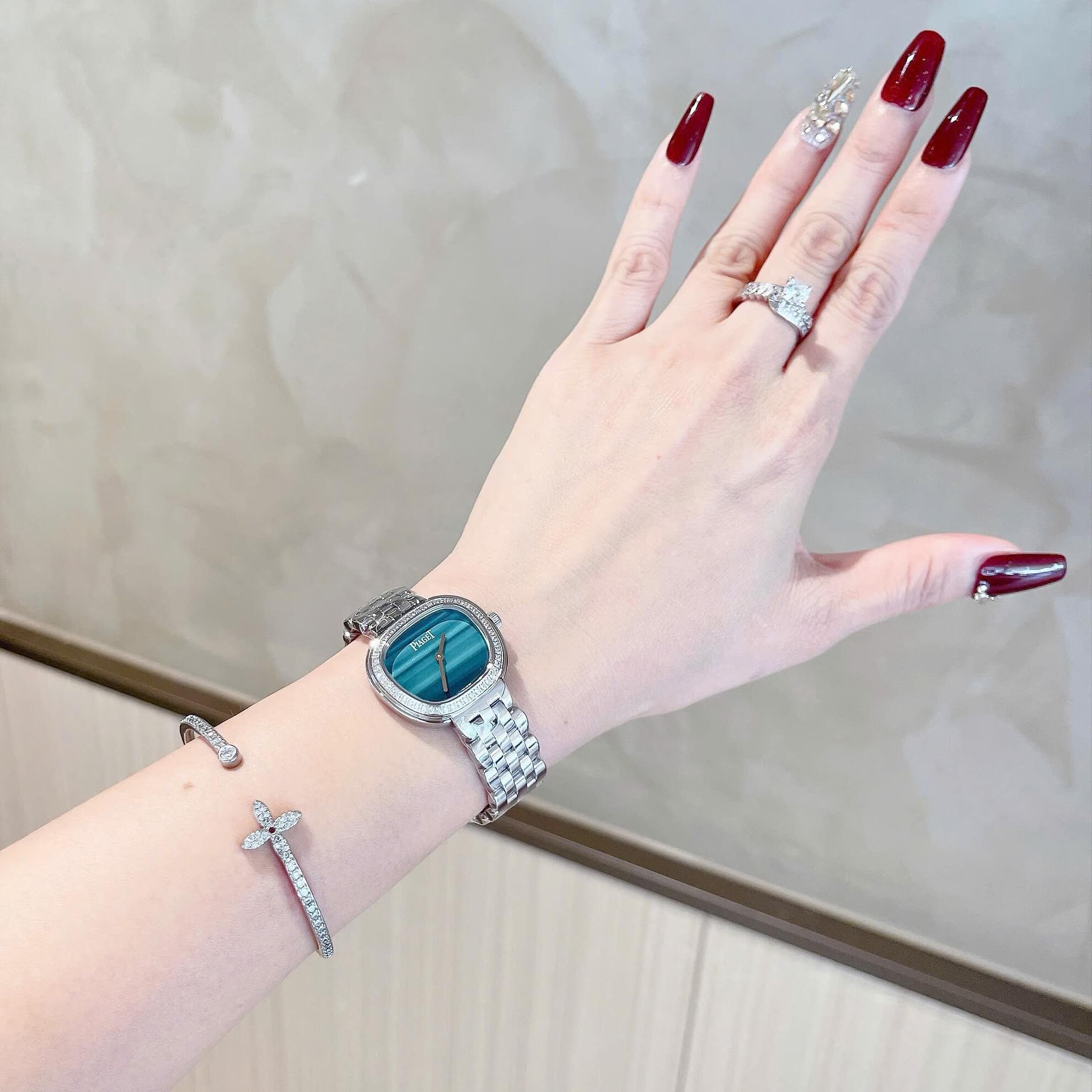 Đồng Hồ Nữ Piaget Limelight Sixtie Steel Diamond Size 29x25.3mm Vỏ Thép Bạc Mặt Xanh Viền Đá