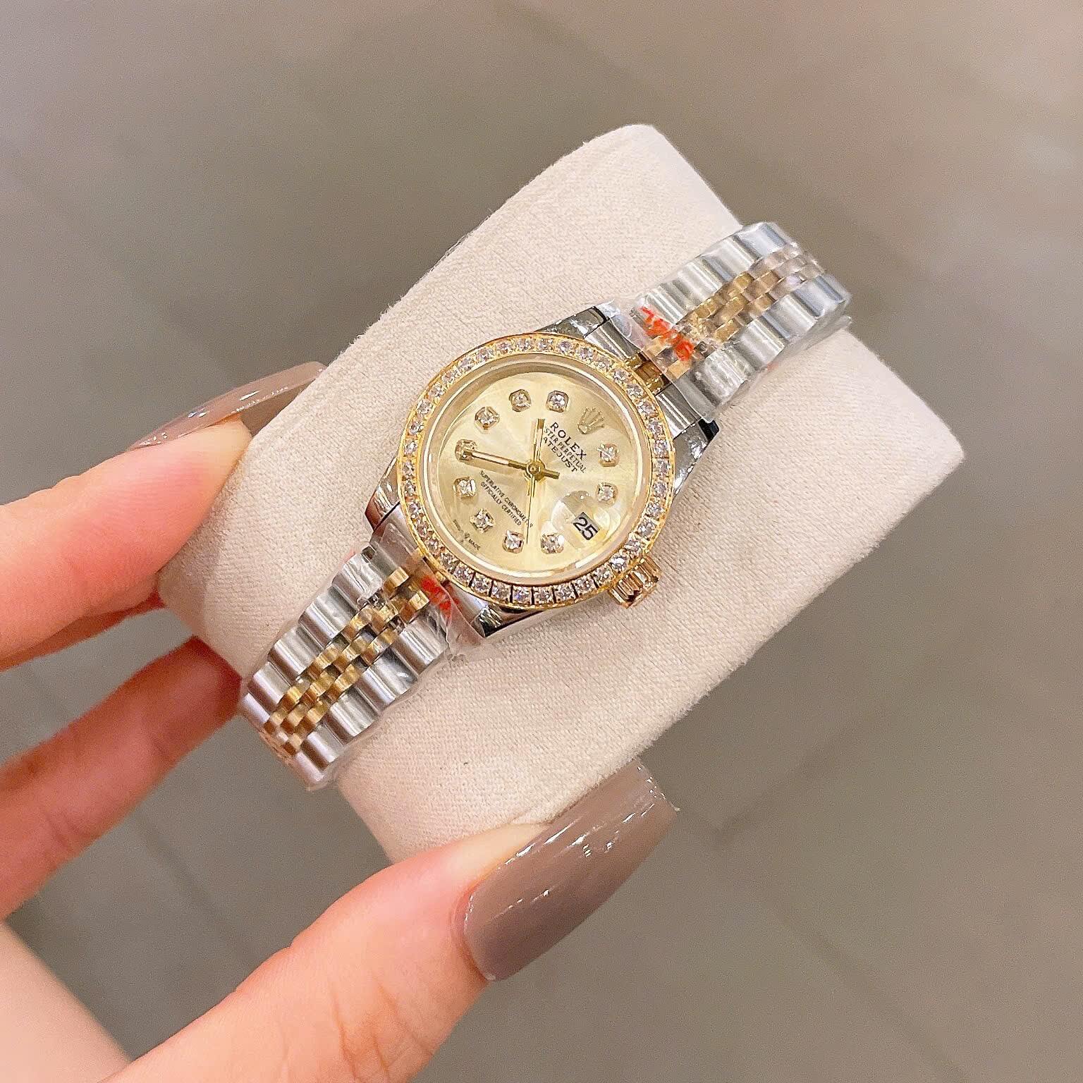 Đồng Hồ Rolex Datejust Nữ Size 28mm Dây Thép Demi Vàng Mặt Vàng Máy Pin Niềng Đá