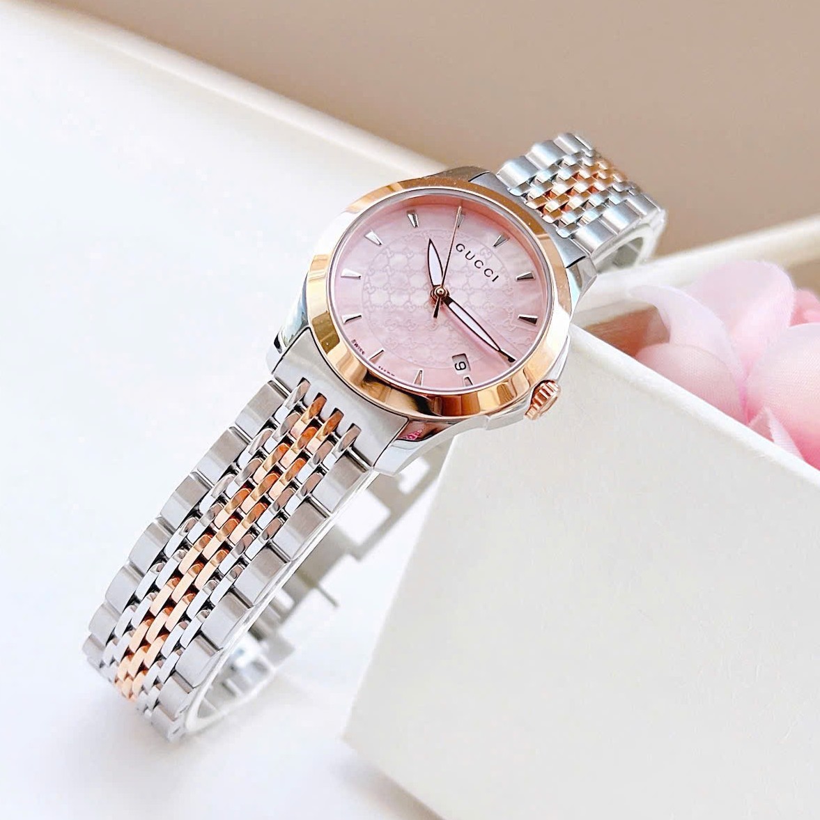 Đồng Hồ Nữ Gucci G-Timeless Dây Thép Demi Vàng Hồng Mặt Xà Cừ Hồng Size 28mm