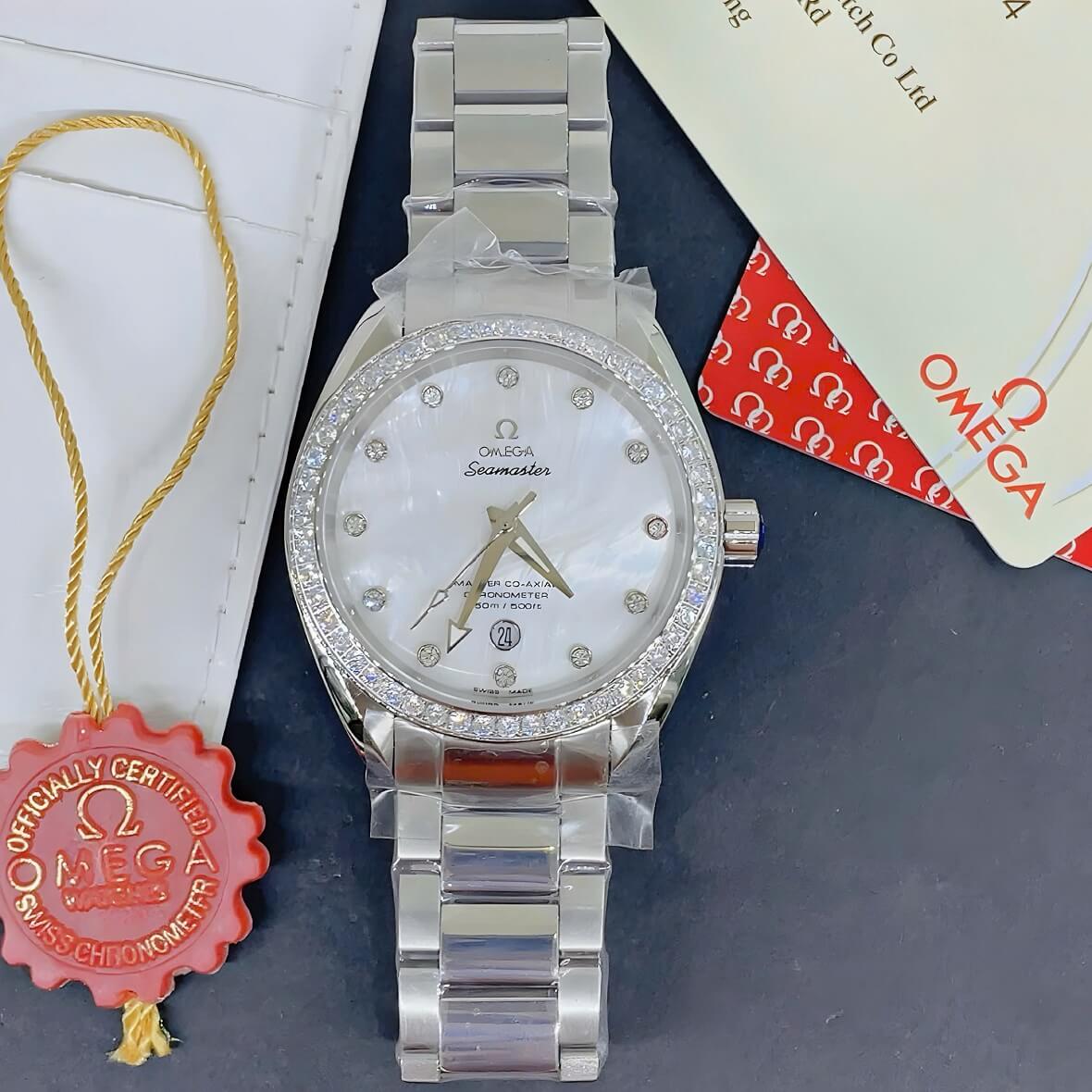 Đồng Hồ Nam Omega Seamaster Tự Động Đính Đá Mặt Trắng Xà Cừ Kim Loại Inox Size 40mm