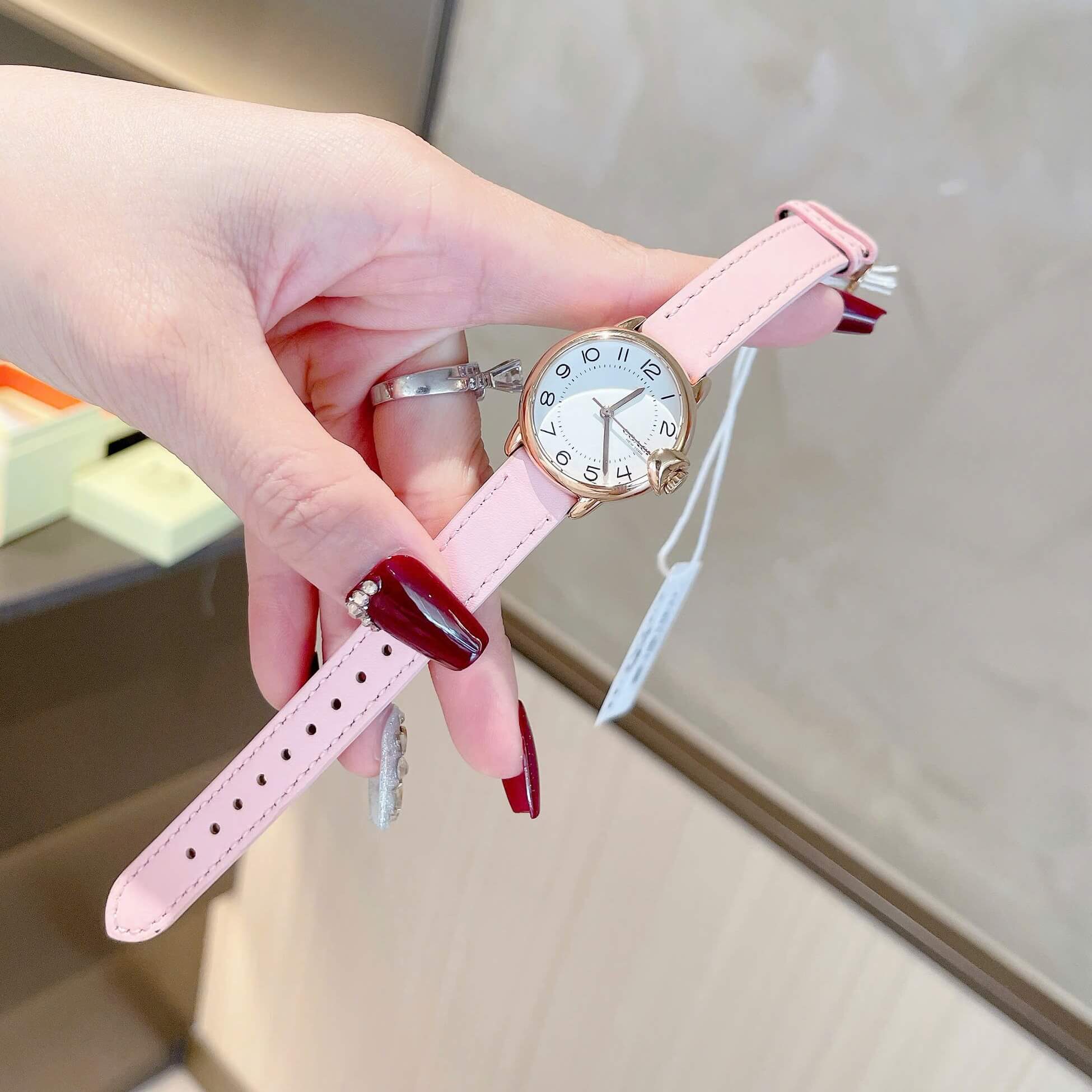 Đồng Hồ Nữ Coach Arden Size 28mm Dây Da Hồng Mặt Trắng Vỏ Rose Quartz