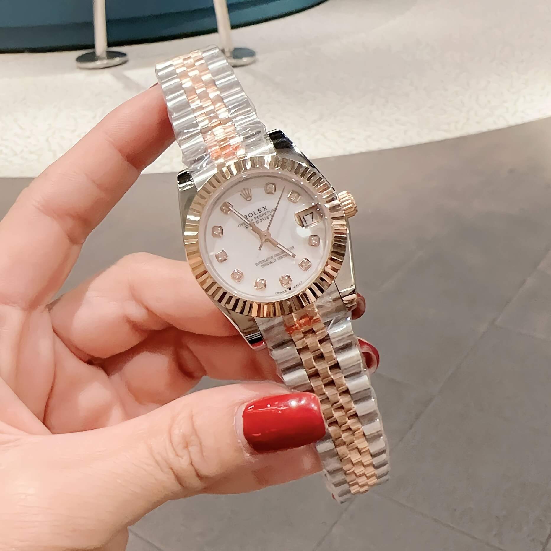 Đồng Hồ Rolex Datejust Nữ Size 31mm Dây Thép Demi Vàng Hồng Mặt Xà Cừ Máy Pin Niềng Khía