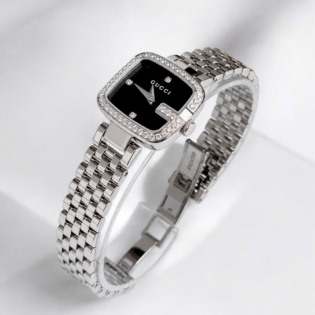 Đồng Hồ Nữ Gucci Mặt Vuông Đen Đính Đá Size 28mm Dây Kim Loại Màu Bạc